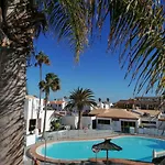 Castillo Apartament- Puerta Del Sol 191 דירה *